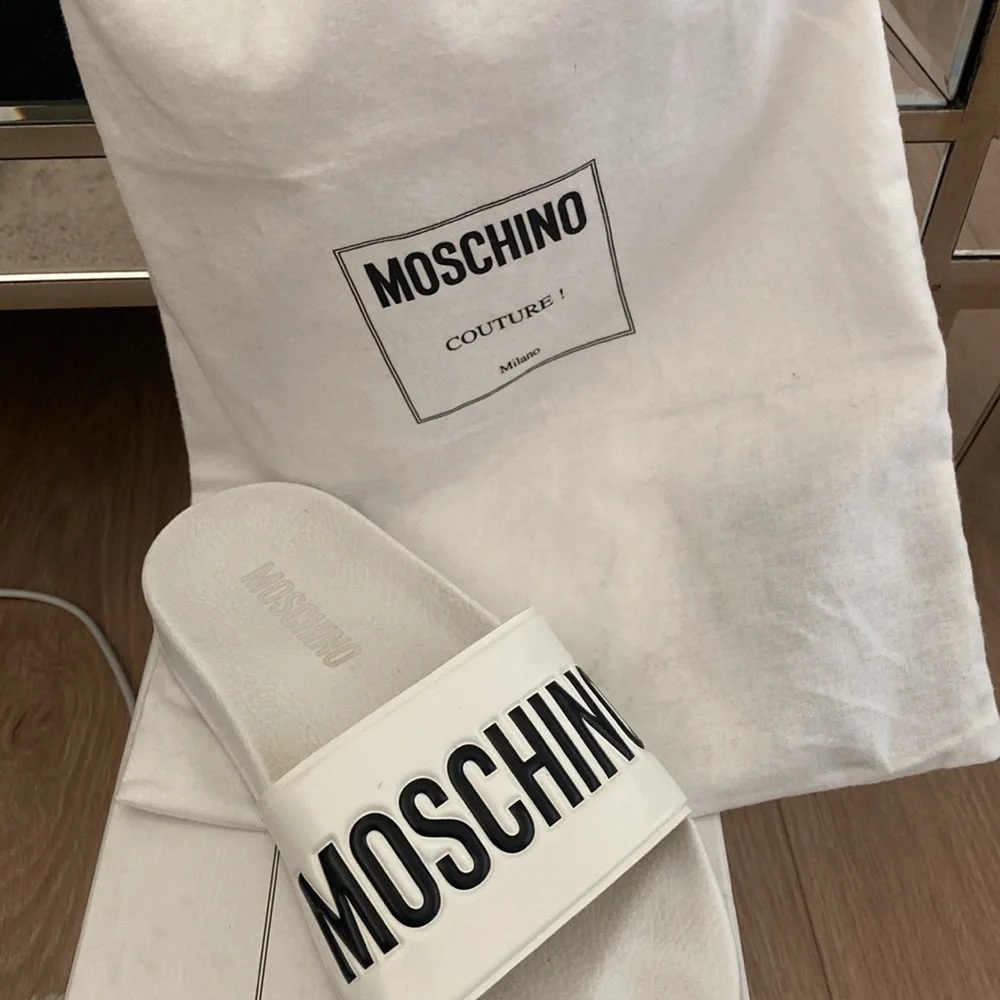 Moschino slides - Picture 5 of 5